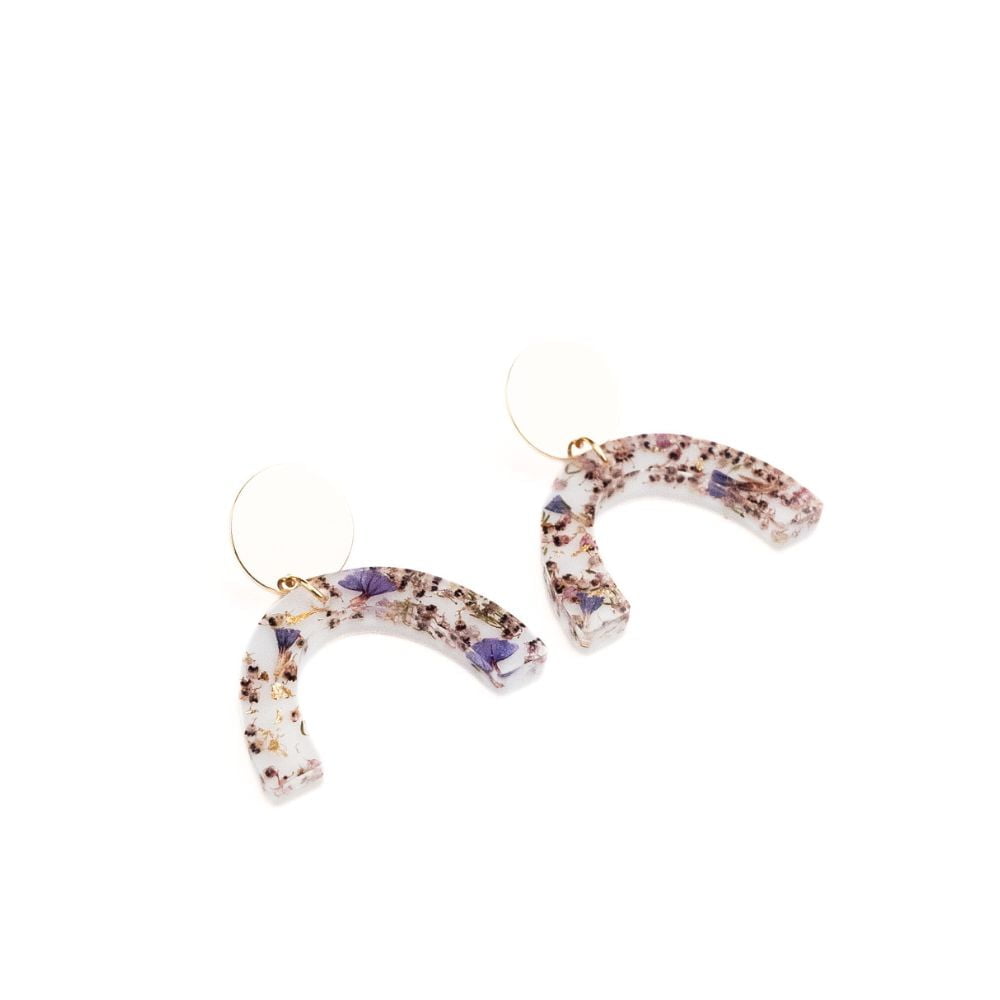 Arch resin statement earrings with pink erica and sea lavender flowers, gold plated brass disc studs and sterling silver posts.
